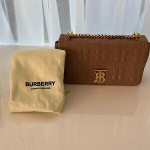 Burberry Lola Quilted shoulder bag with gold chain with Dustbag
